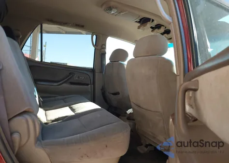 2004 Toyota Sequoia Sr5 V8 из США, поврежденный, VIN 5TDZT34A94S215687